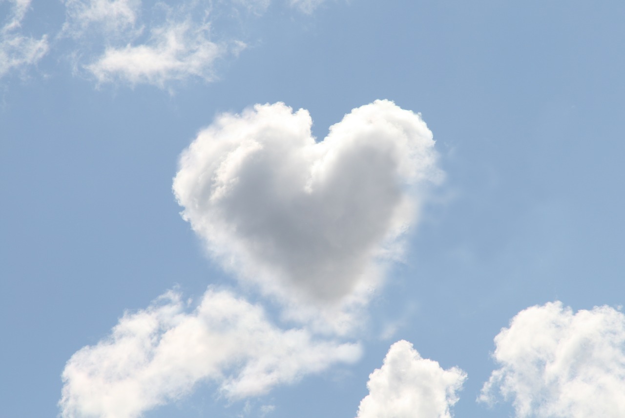 cloud, heart, hearts-3940561.jpg